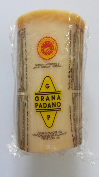 Grana Padano DOP váleček 439 g 